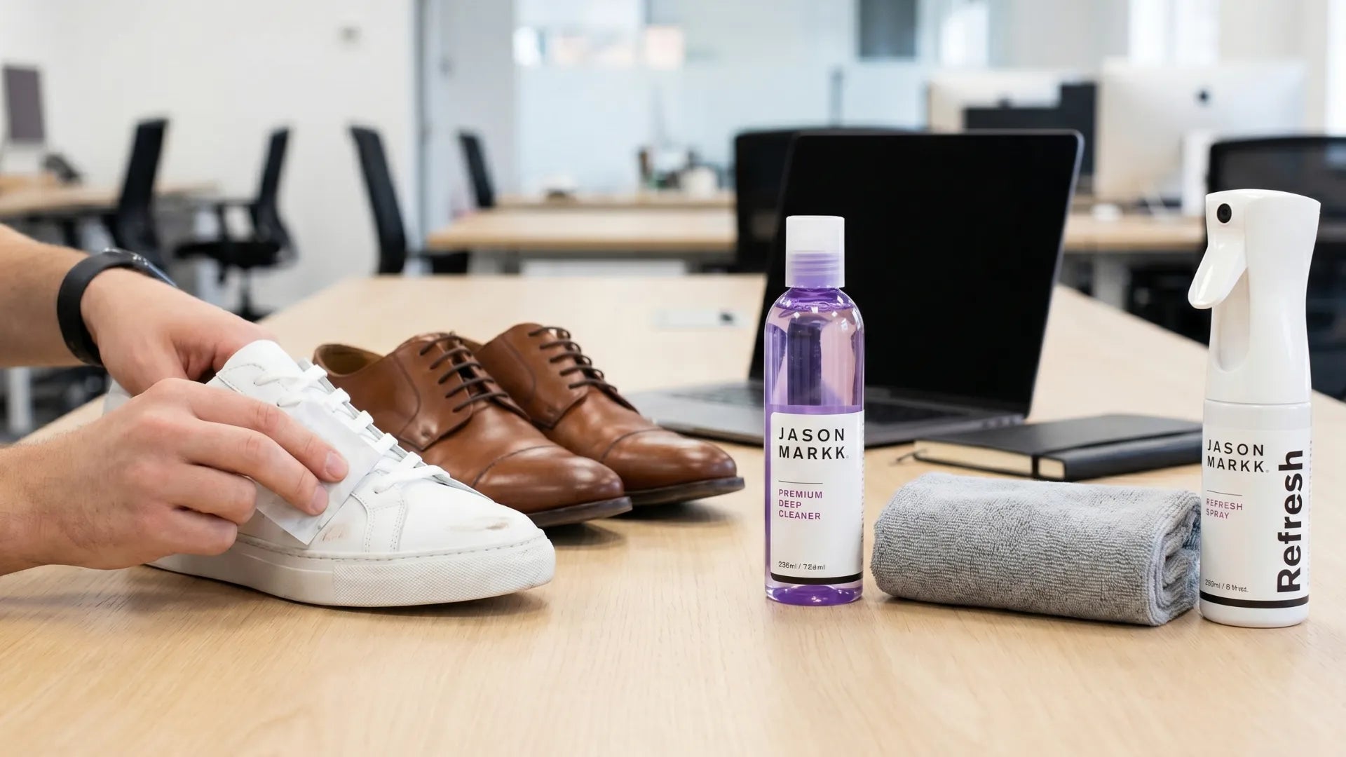 Schoenverzorging voor op kantoor: nette sneakers en schoenen de hele week representatief