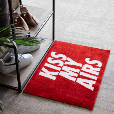Sneaker-Teppich – Kiss My Airs Rot