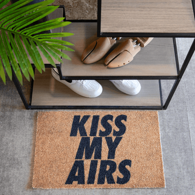 Sneaker-Fußmatte – Kiss My Airs, natürliche Kokosnuss-Imitation